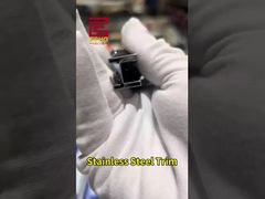 Trim decorativo de aço inoxidável.