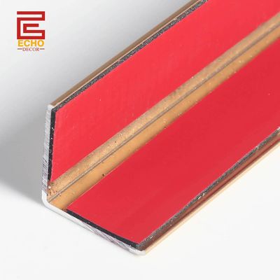 Ángulo externo da borda de azulejo de corte de parede de metal