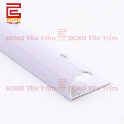 Tira de transição de ladrilhos de borda redonda de metal branco para ladrilhos